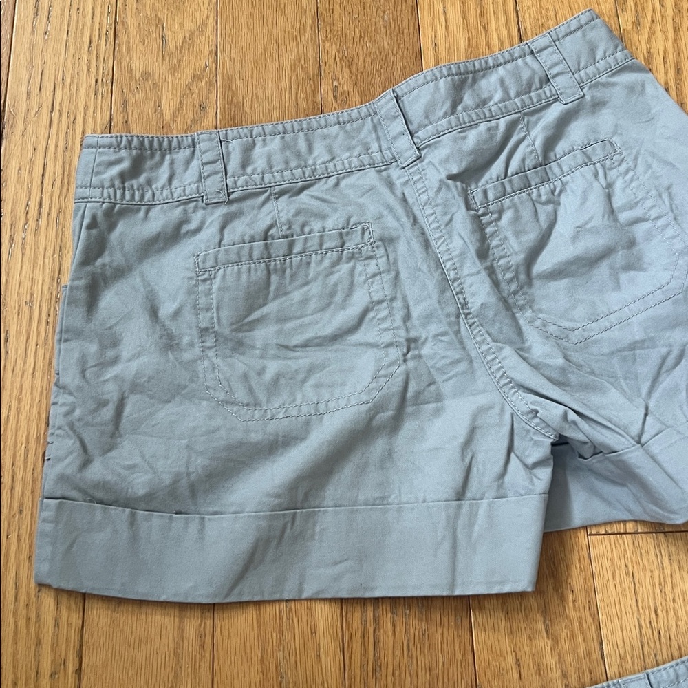 LOFT Light French Gray Women's Cargo Shorts w/ Puckered Pockets & Cuffs Sz 6 & 8 - Picture 9 of 10